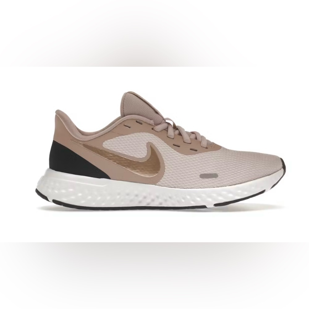 🪸🍂Nike Revolution 5
Barely Rose (Women's) No Insole but like new